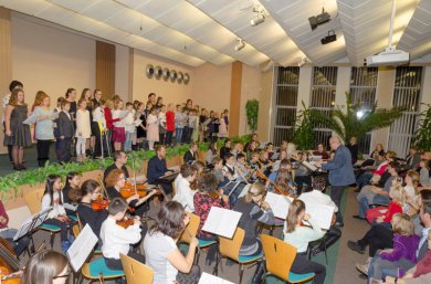 Vánoční koncert ZUŠ při Gymnáziu J. G. Mendela